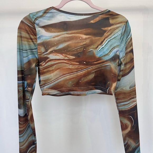 Patterned Crop Top - Picture 4 of 4